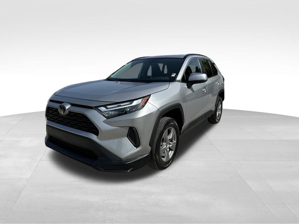 Certified 2022 Toyota RAV4 XLE with VIN 2T3P1RFV8NW298075 for sale in Maumee, OH