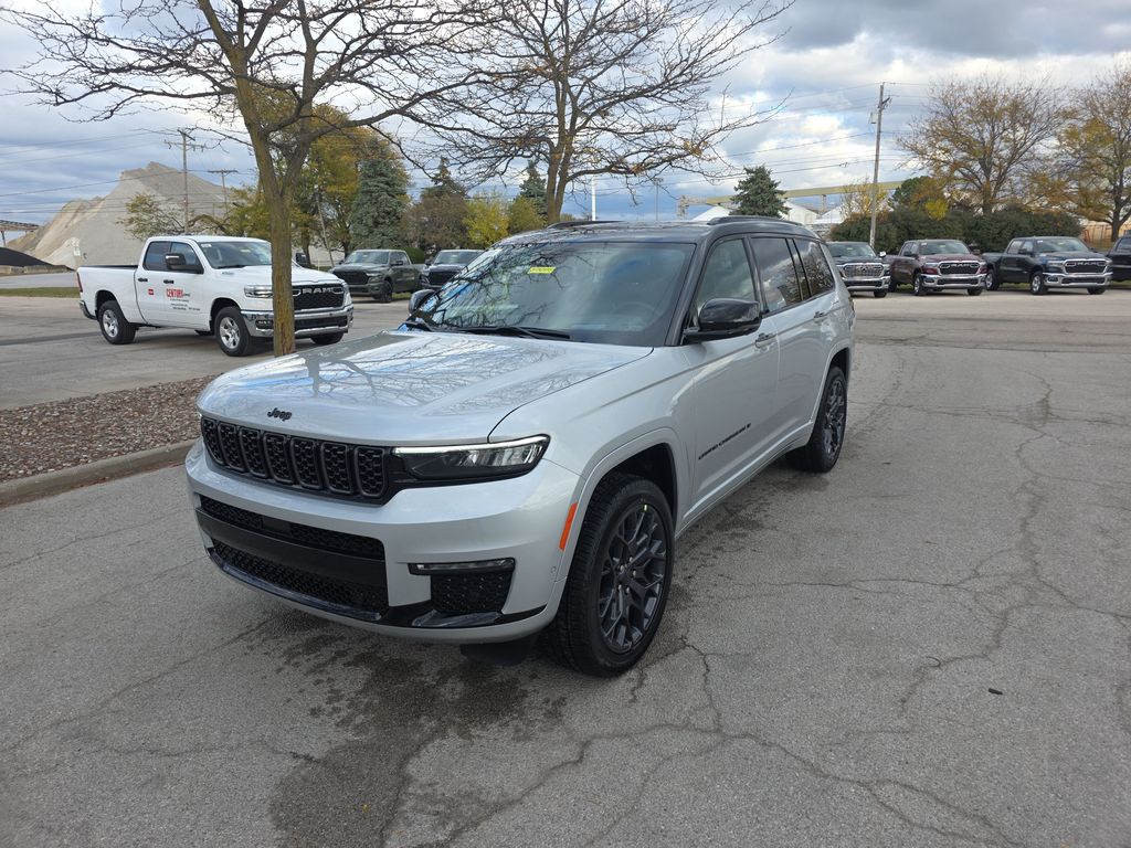 2025 Jeep Grand Cherokee L Summit Reserve's photo