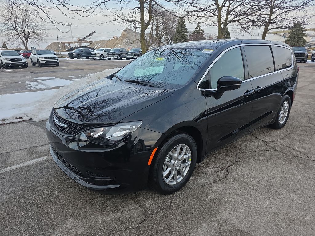 2026 Chrysler Voyager LX's photo