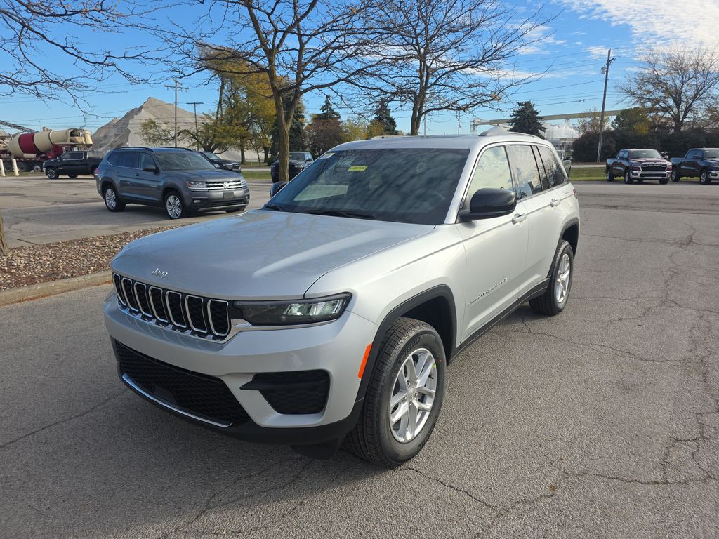 2025 Jeep Grand Cherokee Laredo