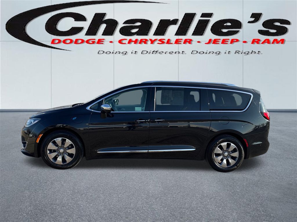 2017 Chrysler Pacifica Hybrid Platinum