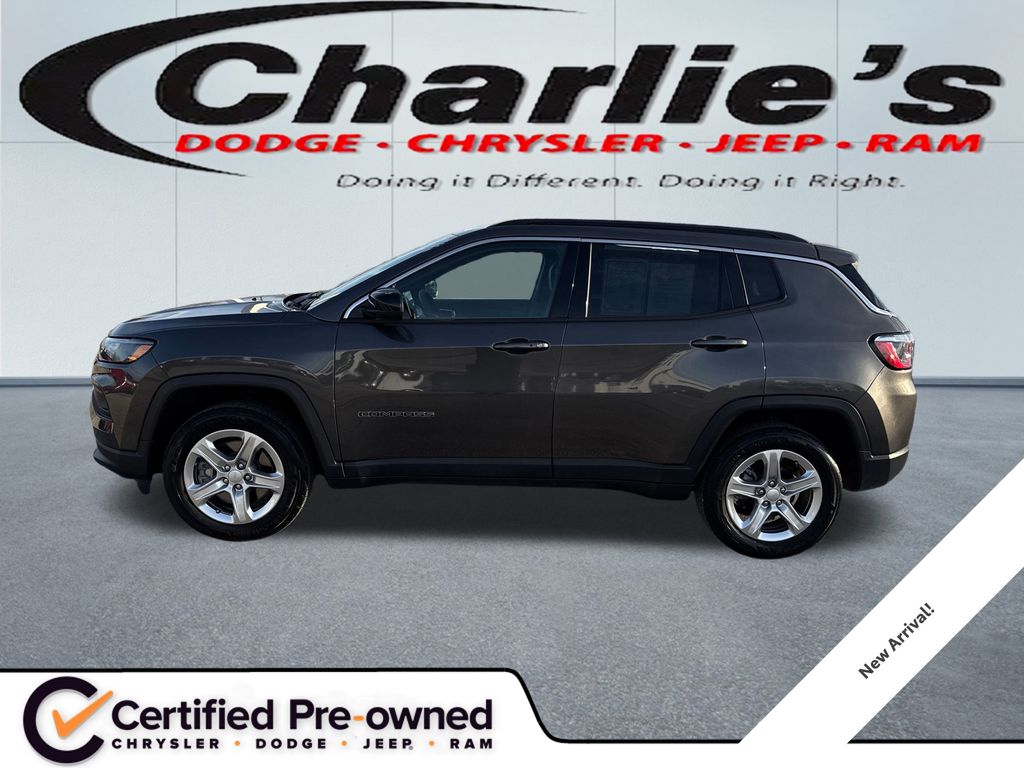 2023 Jeep Compass Latitude's photo