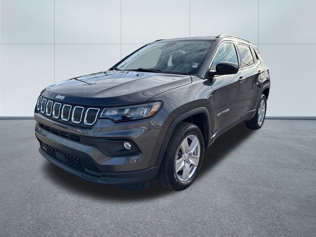 2022 Jeep Compass Latitude photo 2