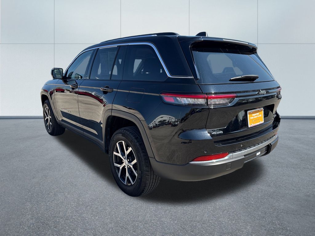 2023 Jeep Grand Cherokee Limited photo 2