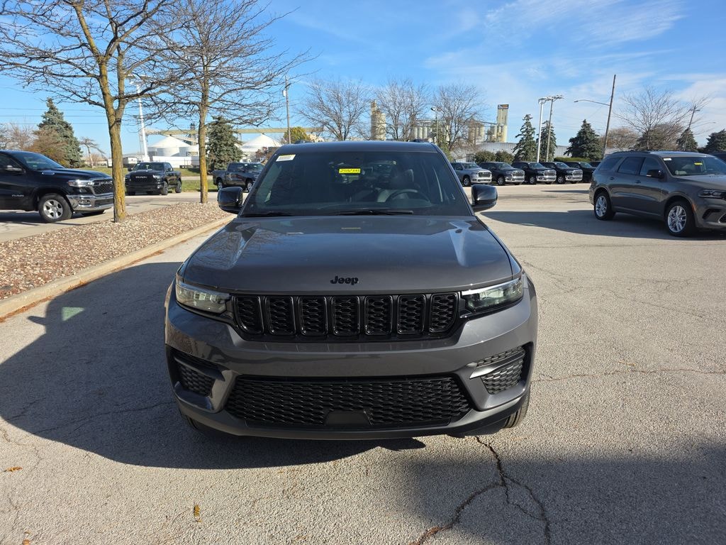 New 2025 Jeep Grand Cherokee ALTITUDE 4X4 Sport Utility