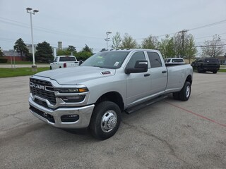 2026 Ram 3500 TRADESMAN CREW CAB 4X4 8' BOX Pickup