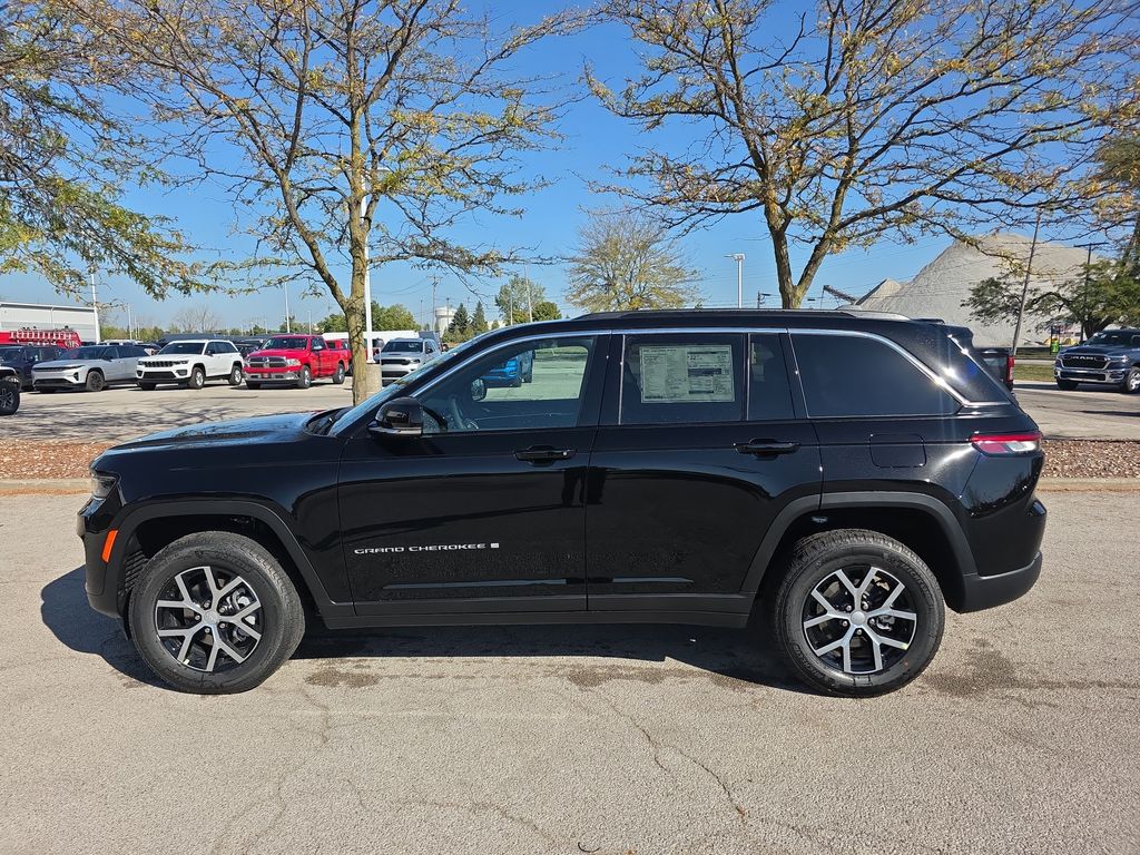 2025 Jeep Grand Cherokee Limited photo 4