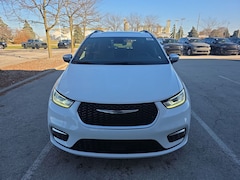 2026 Chrysler Pacifica PINNACLE Passenger Van