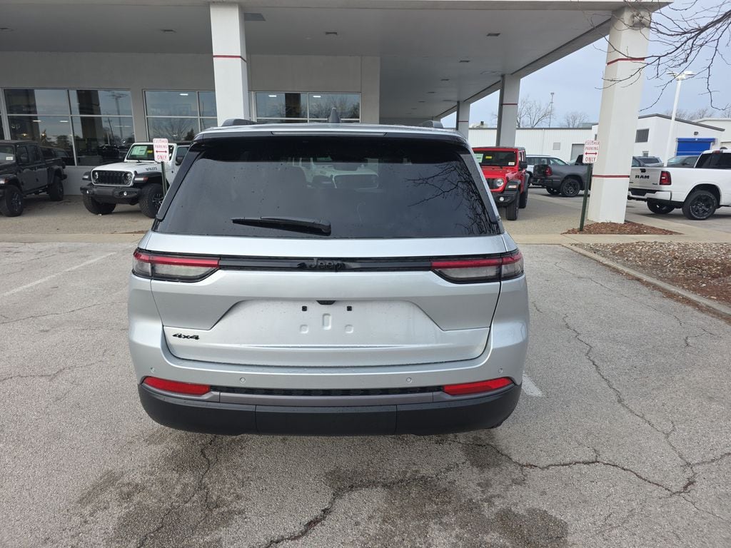 2026 Jeep Grand Cherokee Laredo - Photo 5