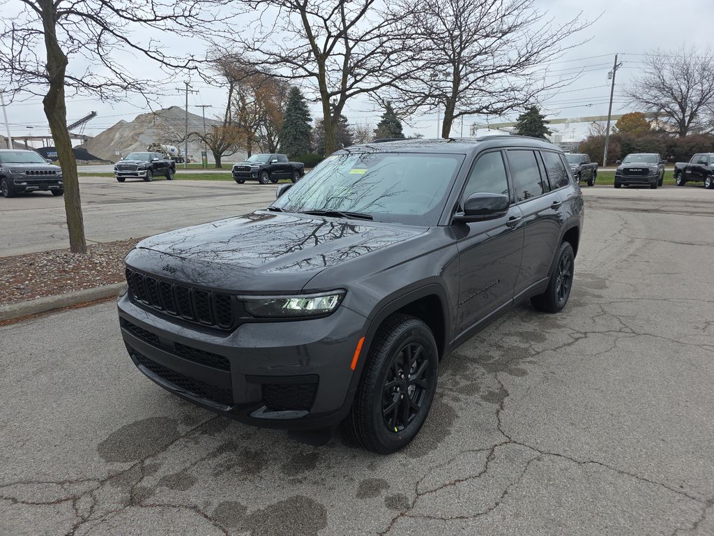 2025 Jeep Grand Cherokee L Altitude's photo