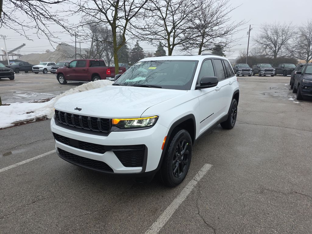 2026 Jeep Grand Cherokee Altitude's photo