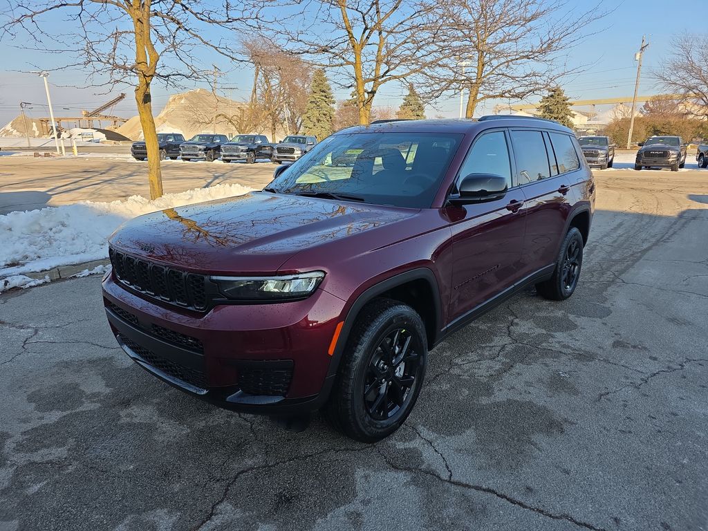 2025 Jeep Grand Cherokee L Altitude's photo