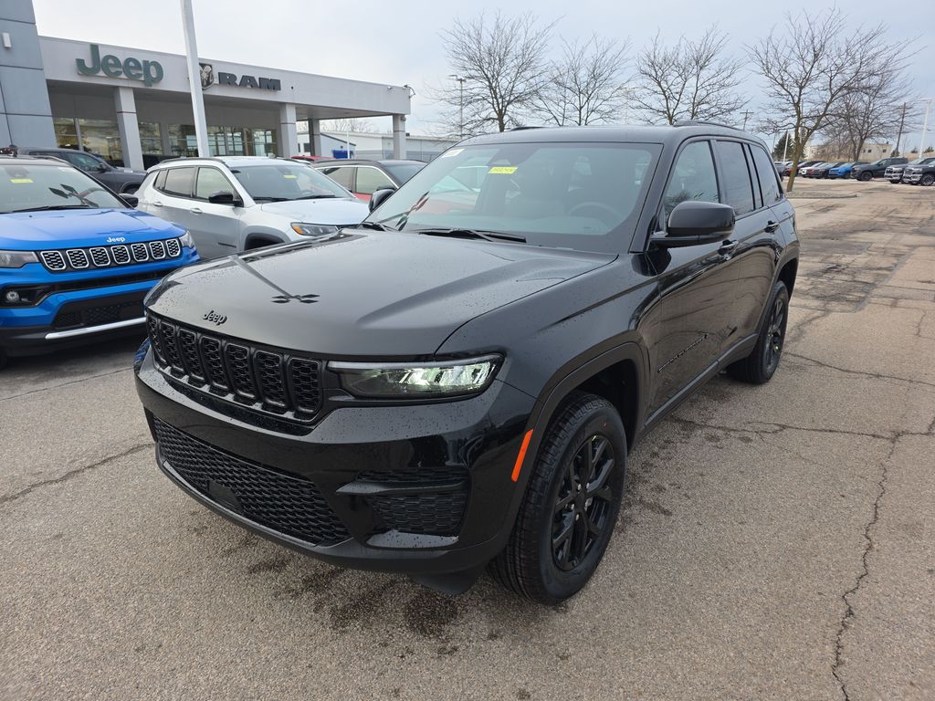 2025 Jeep Grand Cherokee Altitude's photo