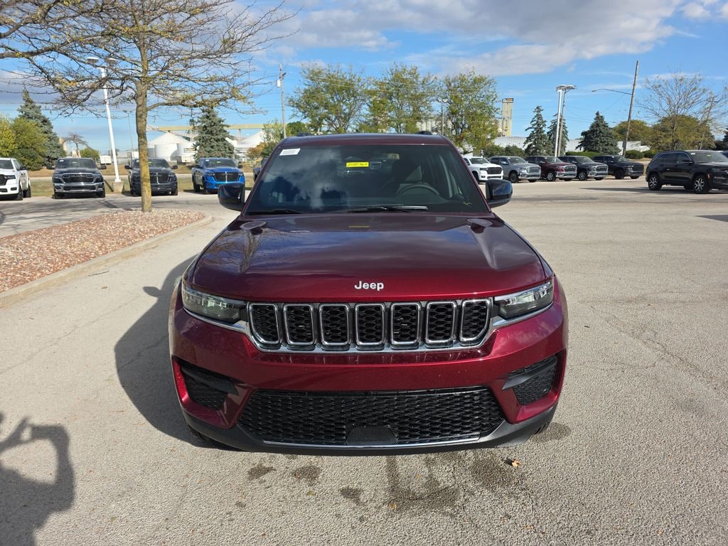 New 2025 Jeep Grand Cherokee LAREDO X 4X4 Sport Utility