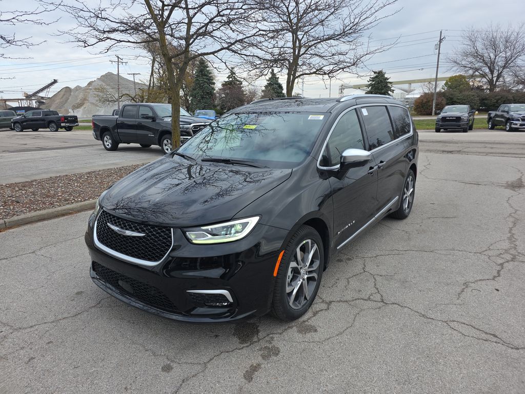 2026 Chrysler Pacifica Passenger Van 