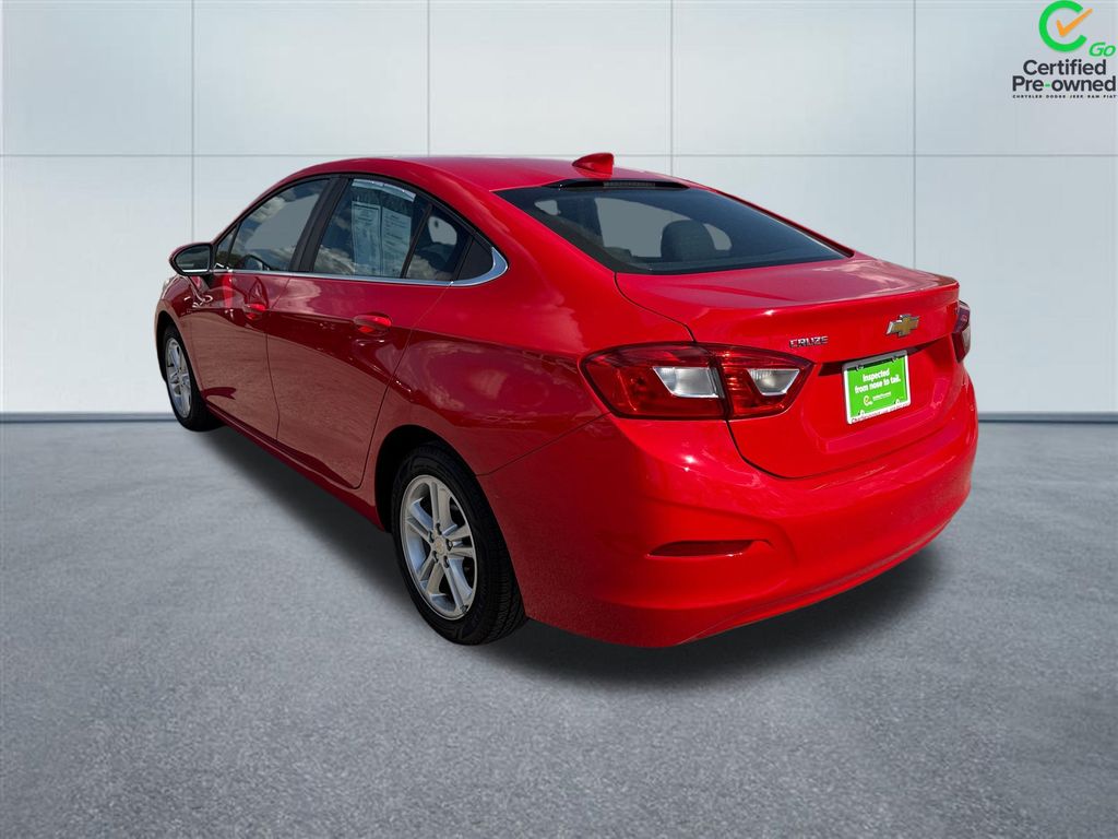 2017 Chevrolet Cruze LT photo 3