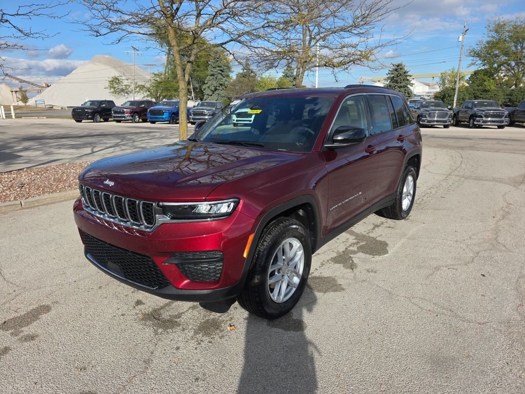 2025 Jeep Grand Cherokee Laredo's photo