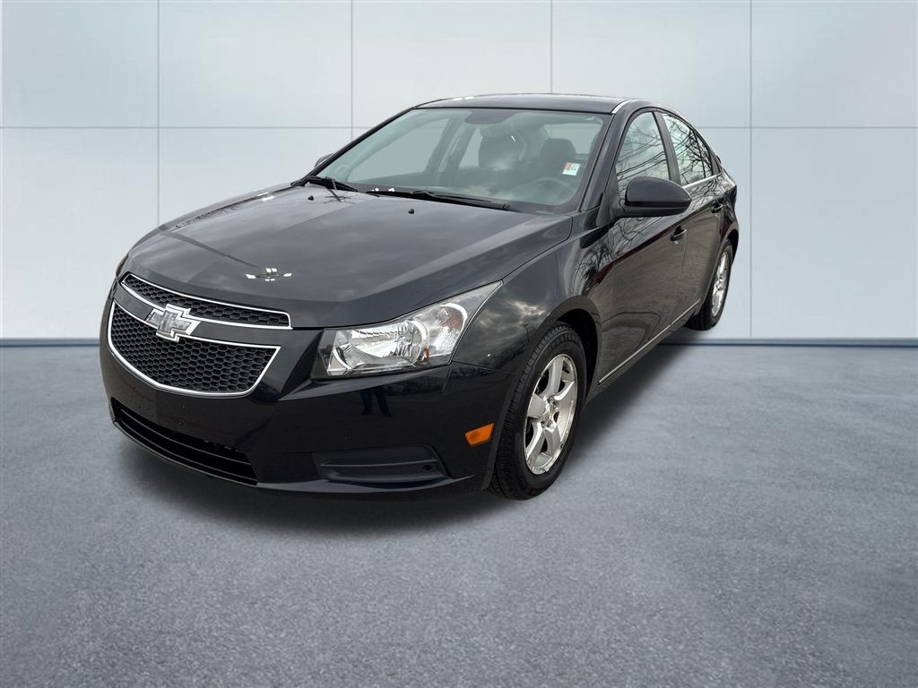2014 Chevrolet Cruze photo 2