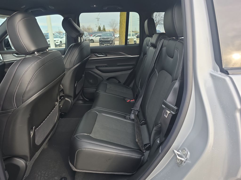 2026 Jeep Grand Cherokee Laredo - Photo 9