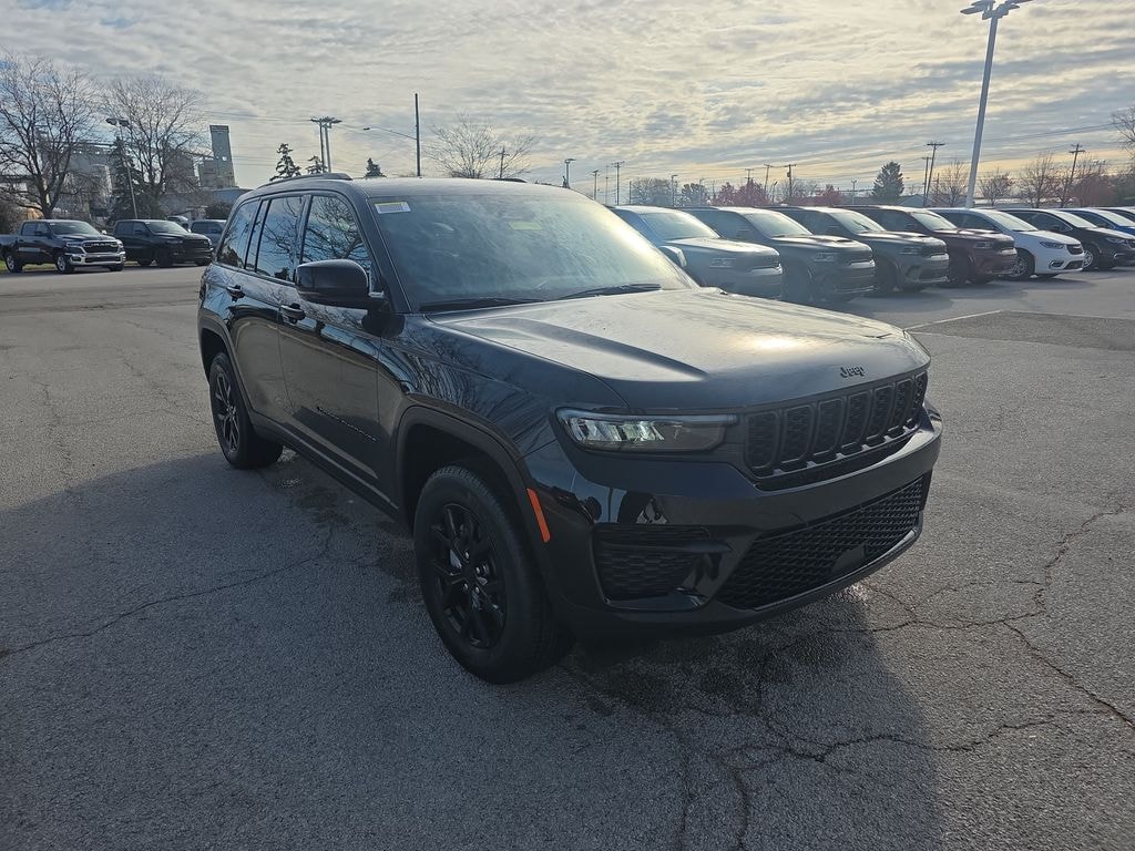 New 2025 Jeep Grand Cherokee ALTITUDE 4X4 Sport Utility