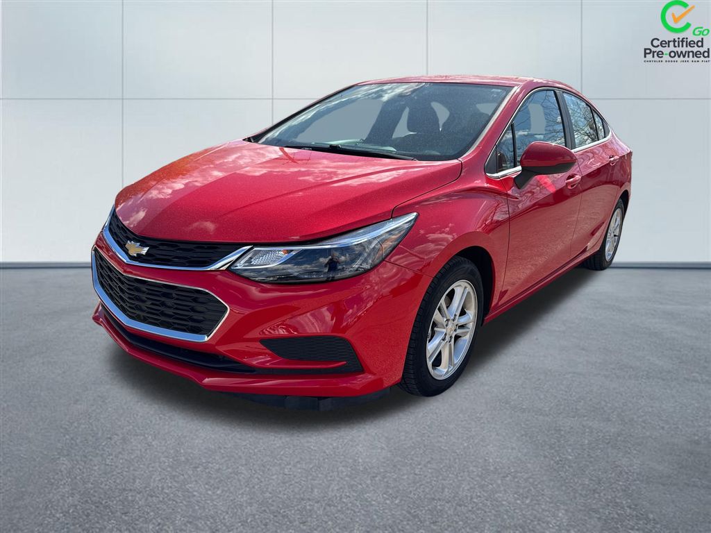 2017 Chevrolet Cruze LT photo 2