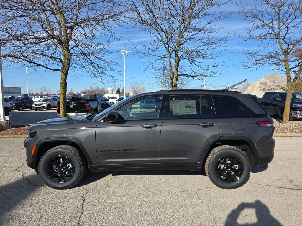 New 2025 Jeep Grand Cherokee ALTITUDE 4X4 Sport Utility
