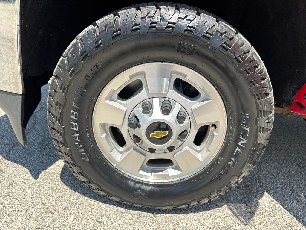 2018 Chevrolet Silverado 2500HD LT - Photo 25