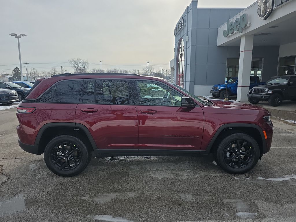 2026 Jeep Grand Cherokee Laredo - Photo 6