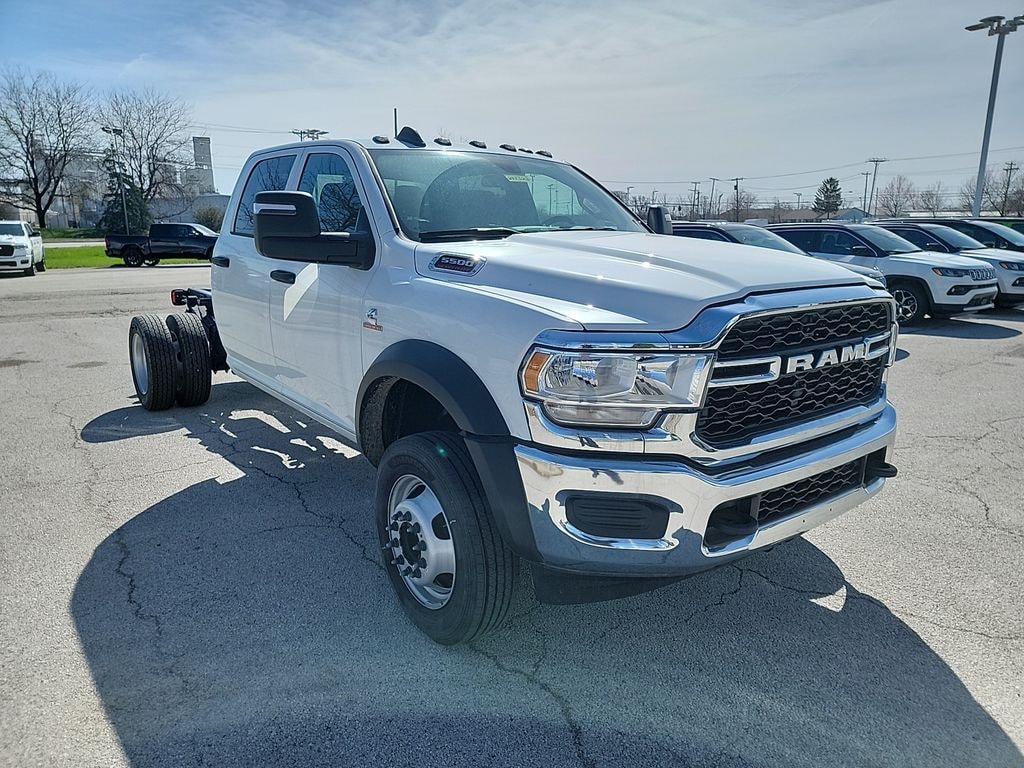New 2024 Ram 5500 Chassis Cab 5500 TRADESMAN CHASSIS CREW CAB 4X4 60' CA Pickup
