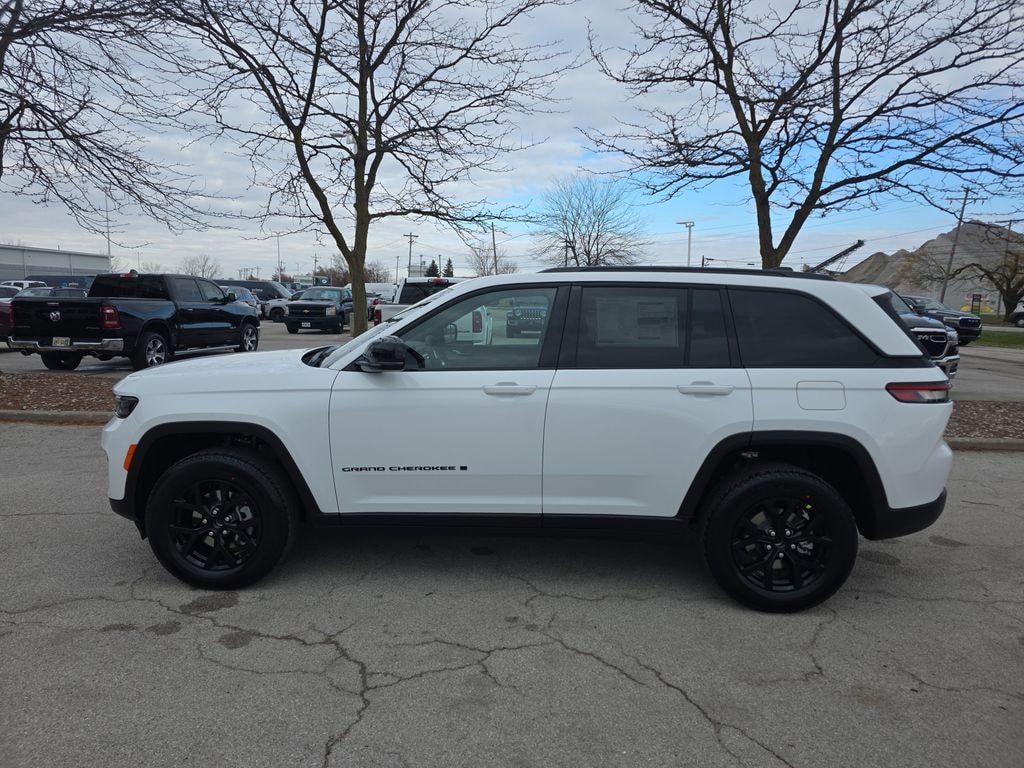 New 2025 Jeep Grand Cherokee ALTITUDE 4X4 Sport Utility
