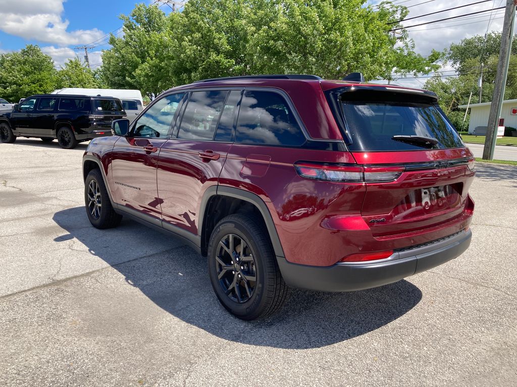 2026 Jeep Grand Cherokee Laredo - Photo 4