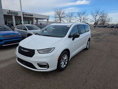 2026 Chrysler Pacifica LIMITED Passenger Van