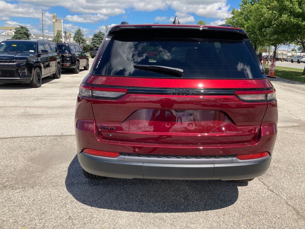 2026 Jeep Grand Cherokee Laredo - Photo 5