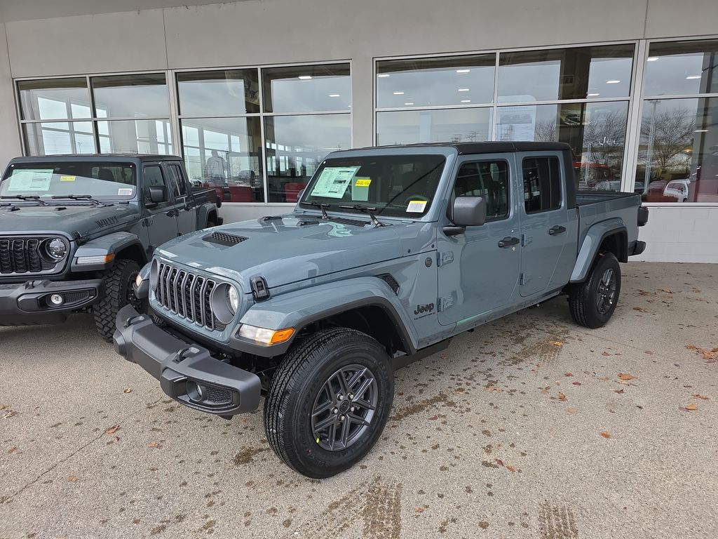 2026 Jeep Gladiator Sport S's photo