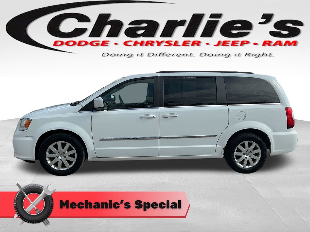 Used 2015 Chrysler Town & Country Touring with VIN 2C4RC1BGXFR588390 for sale in Maumee, OH