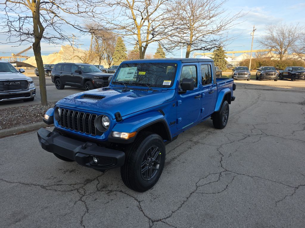 2026 Jeep Gladiator Sport S's photo