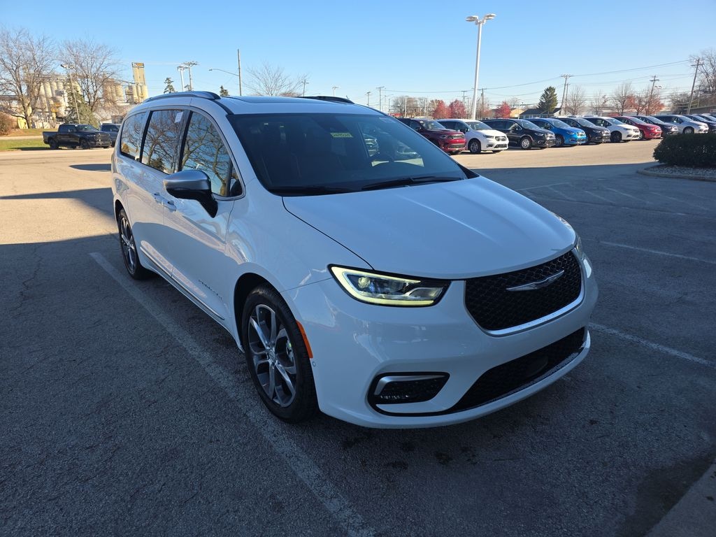 New 2026 Chrysler Pacifica PINNACLE Passenger Van