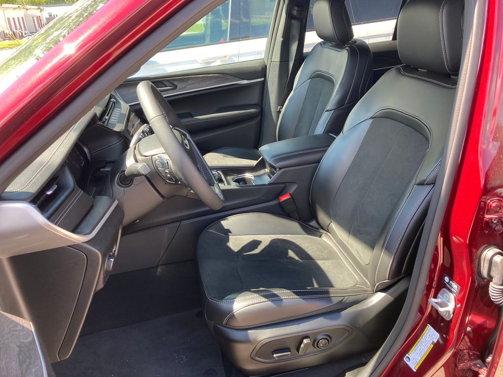 2026 Jeep Grand Cherokee Laredo - Photo 10