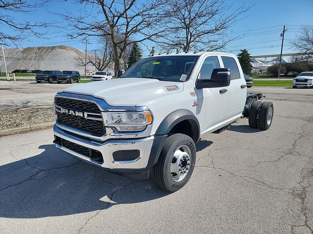 New 2024 Ram 5500 Chassis Cab 5500 TRADESMAN CHASSIS CREW CAB 4X4 60' CA Pickup