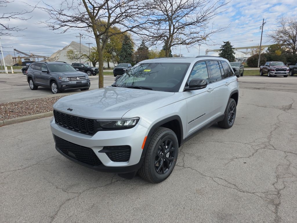 New 2025 Jeep Grand Cherokee ALTITUDE X 4X4 Sport Utility