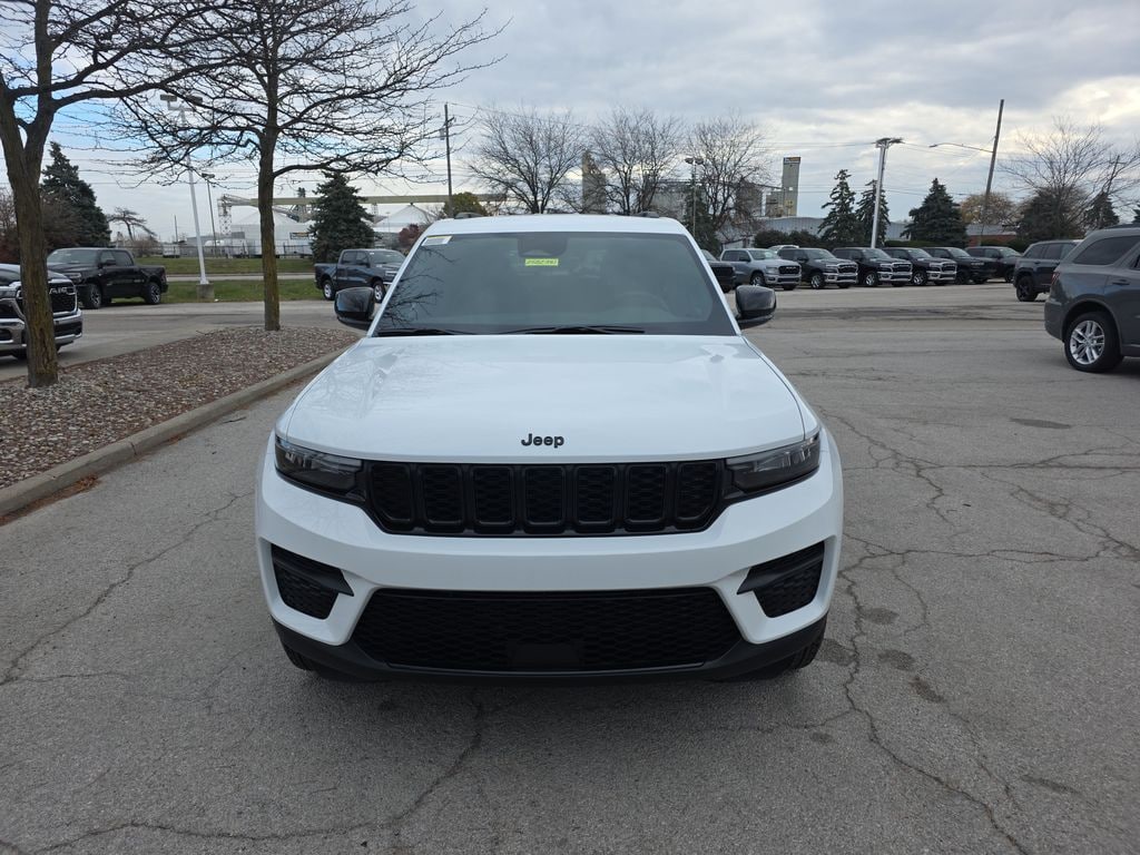 New 2025 Jeep Grand Cherokee ALTITUDE 4X4 Sport Utility