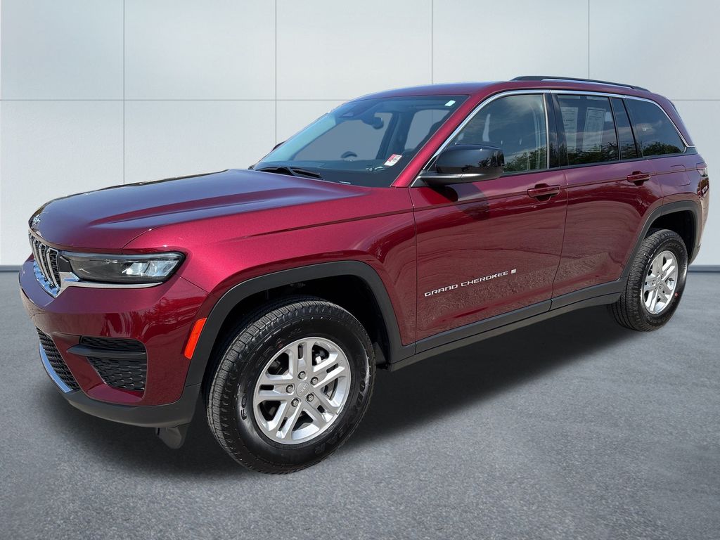 2023 Jeep Grand Cherokee Laredo photo 2