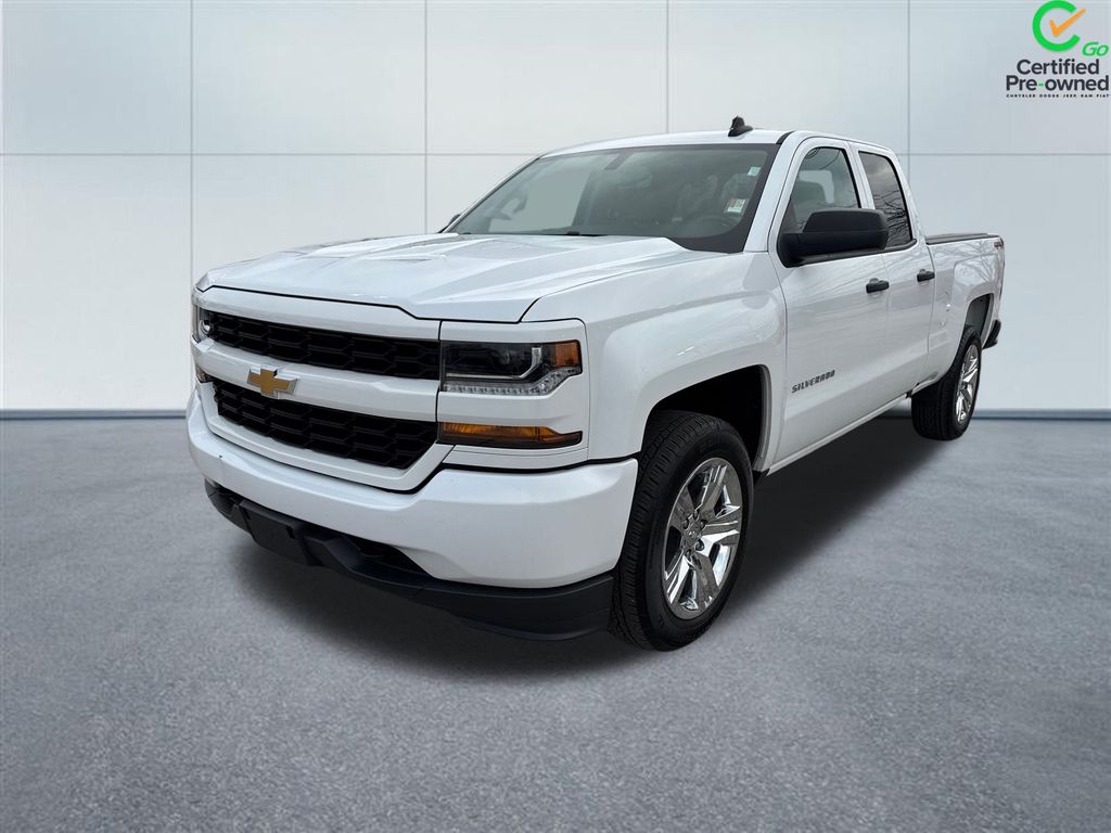 2019 Chevrolet Silverado 1500 Custom photo 2