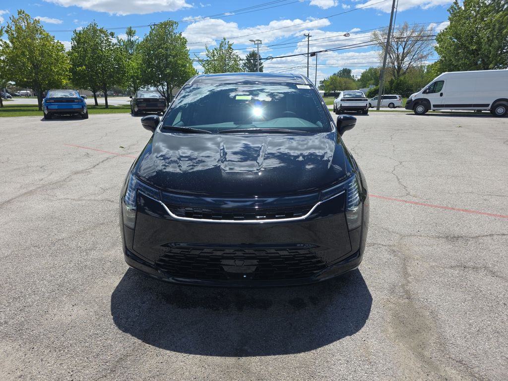 2027 Chrysler Pacifica Select's photo