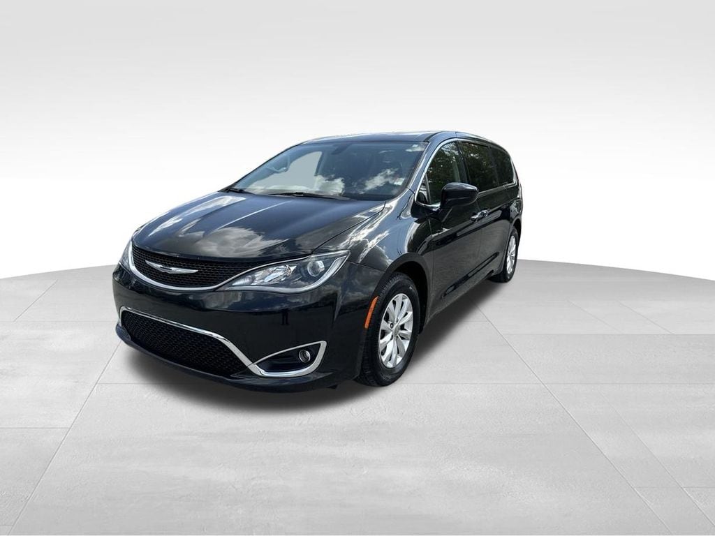 Used 2018 Chrysler Pacifica Touring Plus with VIN 2C4RC1FG4JR102028 for sale in Maumee, OH