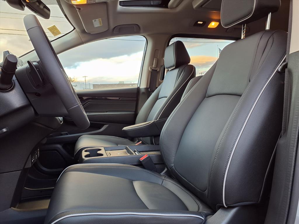 2026 Honda Odyssey Touring - Photo 6