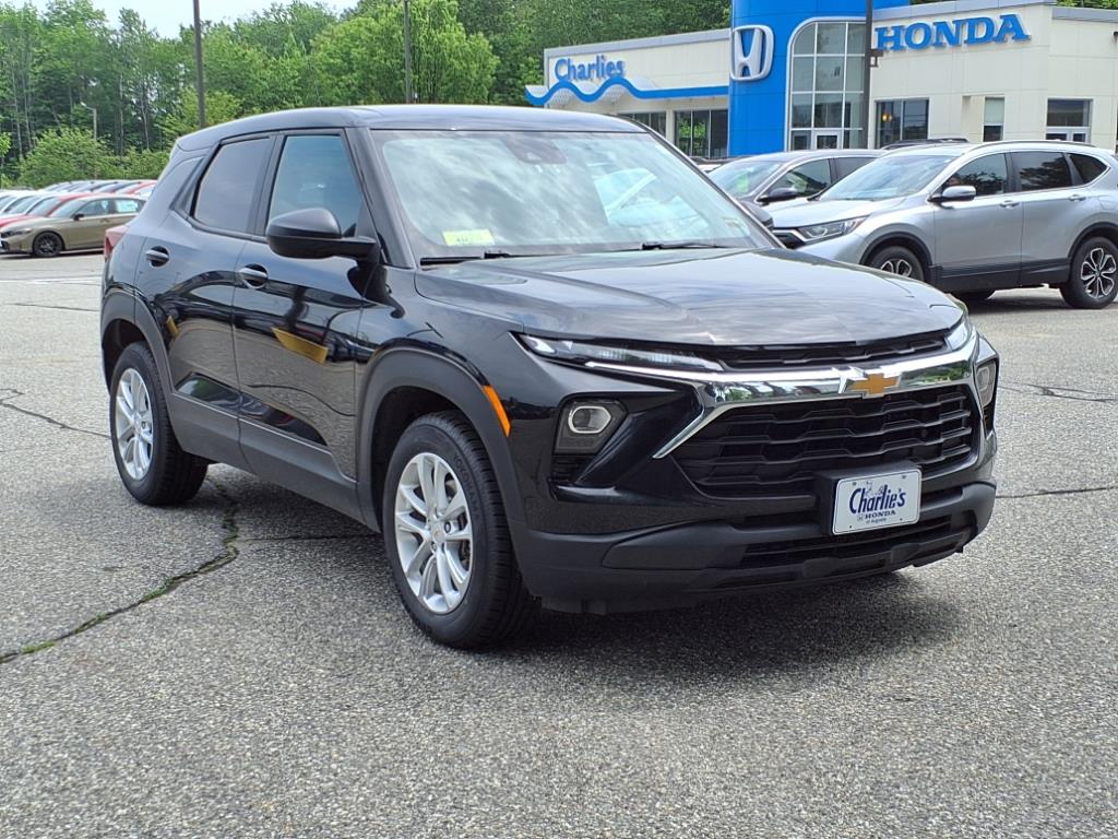 2024 Chevrolet Trailblazer LS photo 3
