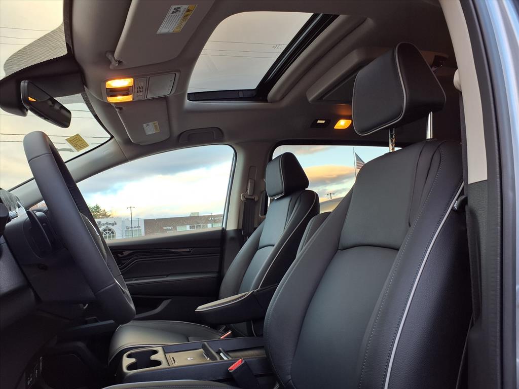 2026 Honda Odyssey Touring - Photo 7