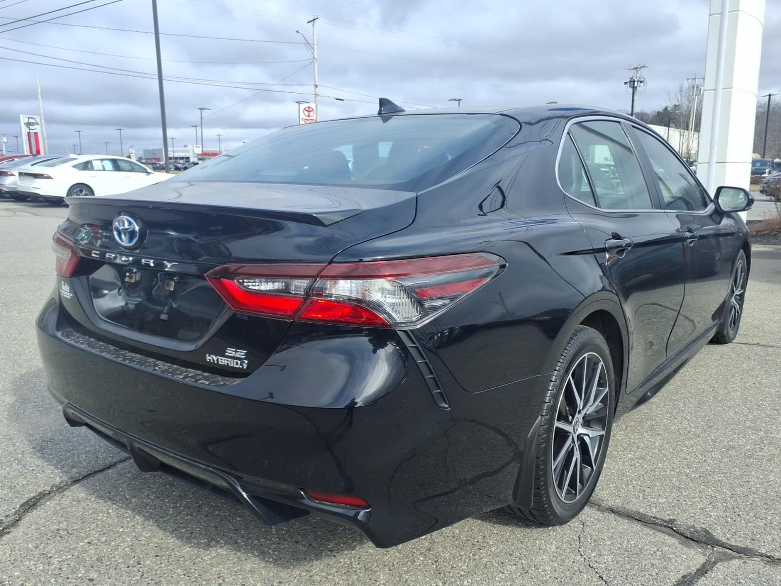 View vehicle photo 4