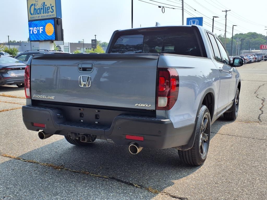 2022 Honda Ridgeline Black Edition photo 4